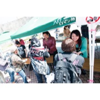 ホルモン「豚汁販売」チャリティーに5000人超 ミュージシャンたちの復興支援続く