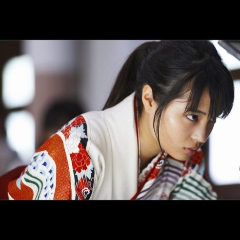 広瀬すず、『ちはやふる』における“アクション”の説得力ーー原作の魅力をいかに拡大したか