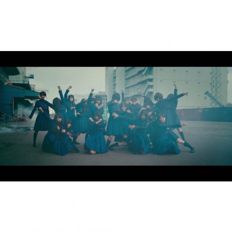 欅坂46、4thシングル曲「不協和音」MV公開　TAKAHIRO振付の激しいダンスで“強い意志”体現
