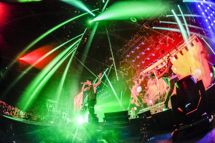 ONE OK ROCK『Ambitions』ツアーに見た、“人間臭いカリスマ”の魅力