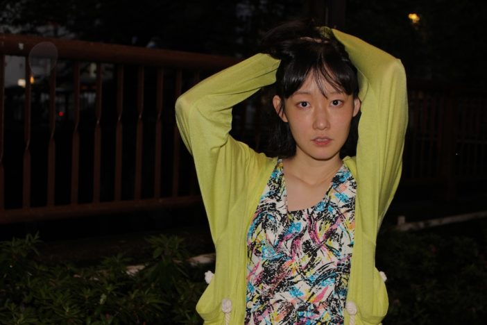 BOMIの『映画 夜空はいつでも最高密度の青色だ』評:東京に生きていることを少し愛せるようになる