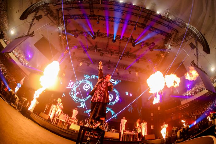 THE ORAL CIGARETTES、初武道館公演で巻き起こした“エネルギーの渦”