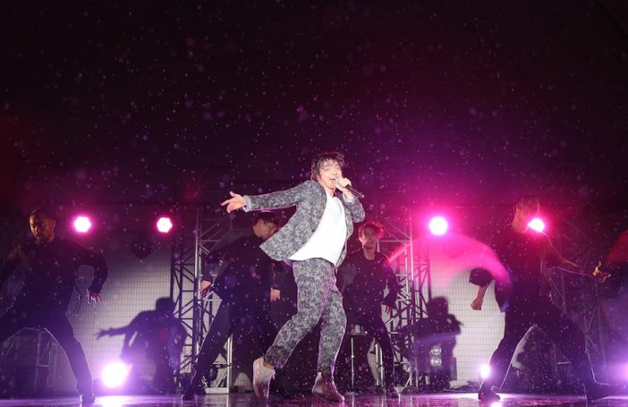 三浦大知、雨の中で見せたエンターテインメントの力! 代々木公園フリーライブレポート