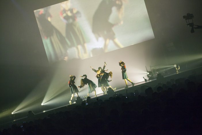 BiSHのライブが生み出す、新たな熱狂の形 幕張メッセイベントホール公演を観て