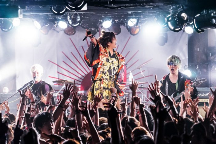 オメでたい頭でなにより、笑いと興奮に包む熱狂ライブ “伝説の一夜”となったレコ発ワンマンを観た