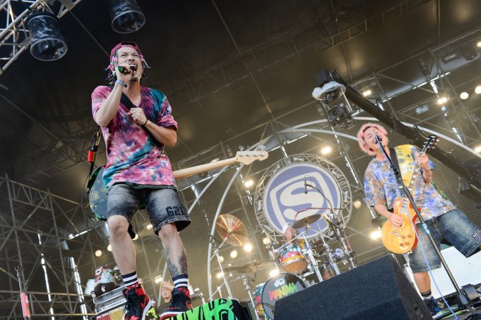 WANIMAの陽性メロディックパンクが晴れた空に鳴り渡る フェスの舞台で見せた“成長の証”