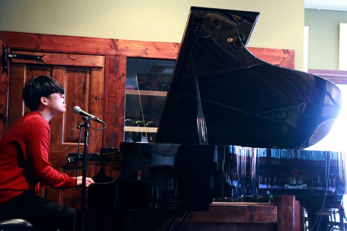 音楽家・Sundayカミデはどのようにして作られた? 兵庫慎司がそのパーソナリティに迫る