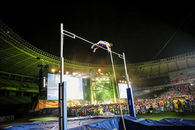 棒高跳びの画像