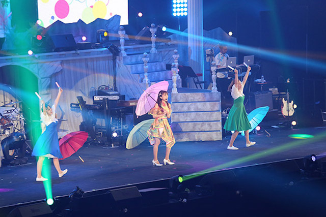 三森すずこが繰り広げた一大レビューショー 『Tropical Paradise』の物語と重なる思いの画像1-1