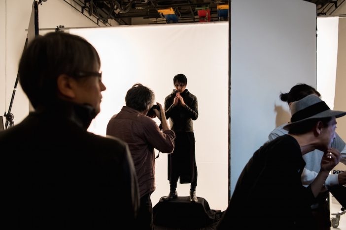 BUCK-TICK櫻井敦司が“孤高のKING”にーー『GRAVITY』ビジュアル撮影密着レポート