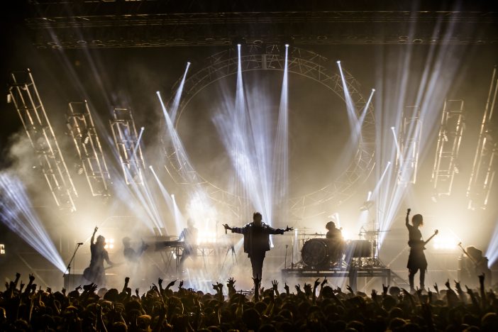 Crossfaithが10周年ツアーで見せた“信念” 初日公演をいち早く分析