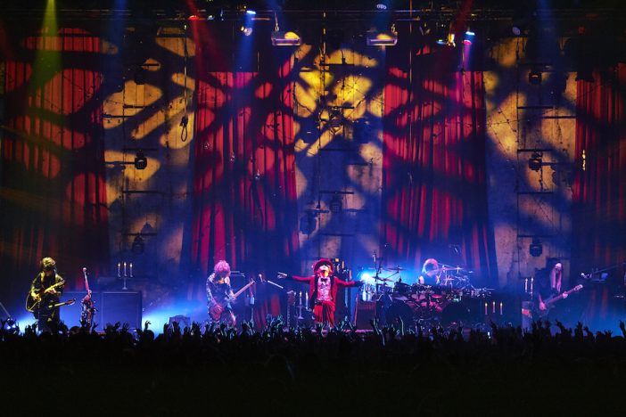 the GazettEはまだまだヤバくなる! 地獄のハロウィンライブで体現した“激しさの真髄”