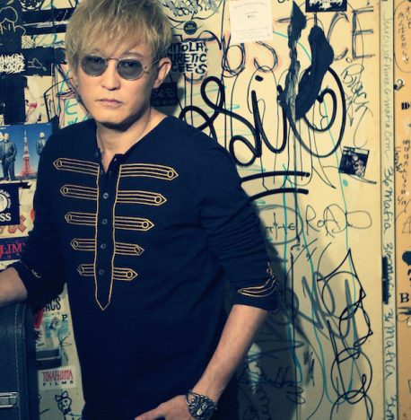 スガ シカオのディープな作家性とは? 新曲「トワイライト★トワイライト」から探る