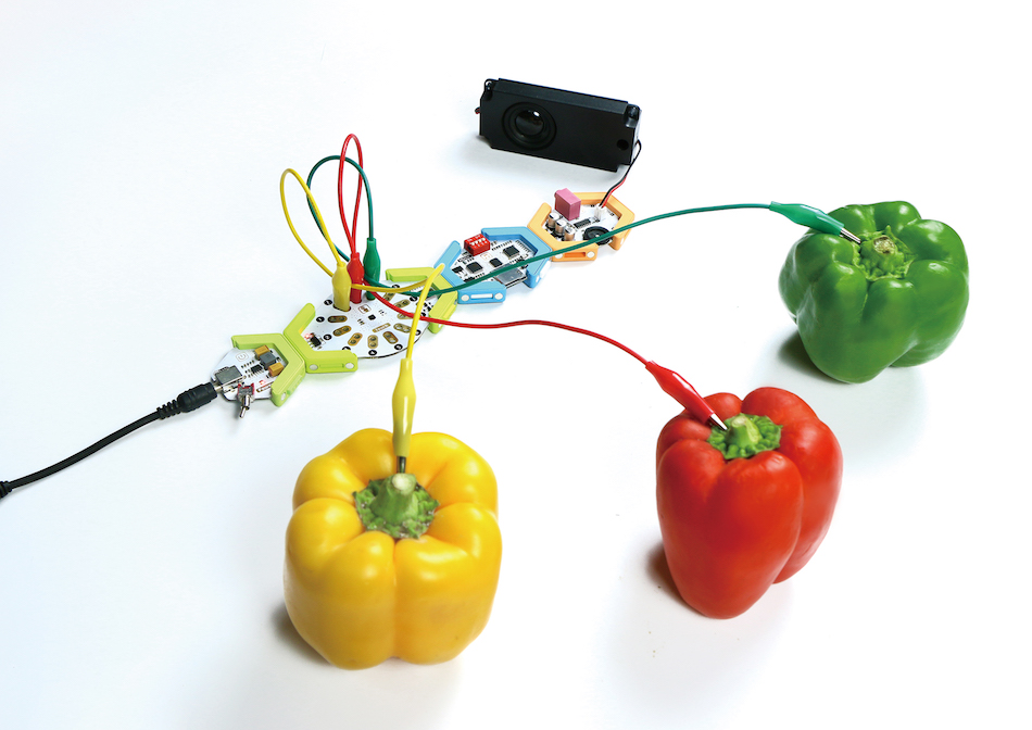 野菜や果物も楽器に変える電子工作キット