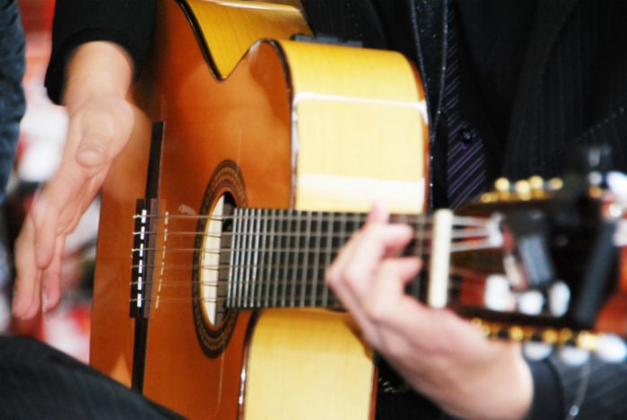 米楽器メーカー ギブソンが倒産する可能性は? ギターを取り巻く音楽業界の“今”を読み解く