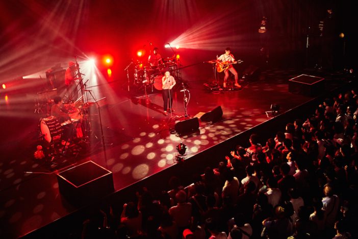 NakamuraEmiが歌で表現する“コミュニケーション”の大切さ EX THEATER ROPPONGI公演レポ