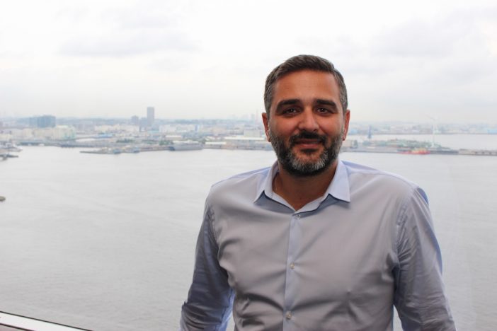 『セラヴィ!』オリヴィエ・ナカシュ監督が語る、人生の可笑しさと切なさ 「大事なのはユーモア」