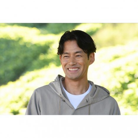 竹野内豊、綾瀬はるかを“受ける”包容力が要に 『義母と娘のブルース』で演じる父親像