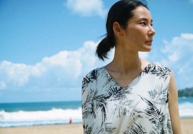 小説の“翻案”、もしくは映画としての“再構築”? 『ハナレイ・ベイ』が描く「距離」と「触れる」