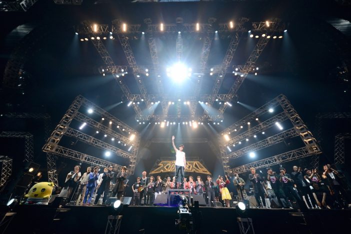 スガ シカオの20年を詰め込んだ人間味溢れるエンターテインメント 映像作品『スガフェス』を観て