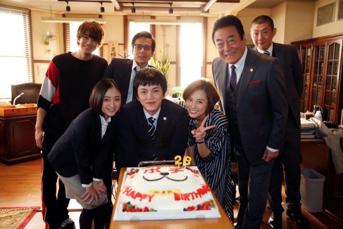 林遣都の誕生日を、『リーガルＶ』米倉涼子らがサプライズでお祝い　「最高の27歳を過ごせました」