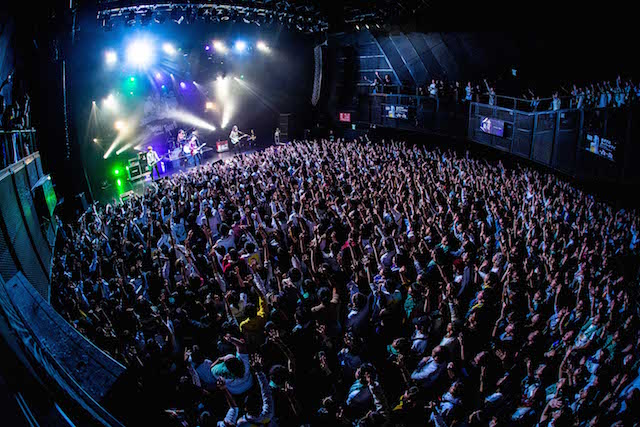 夜の本気ダンスの醒めることのない熱気で貫かれたステージ 『マジカル頭脳ツアー!!』東京公演の画像3-1