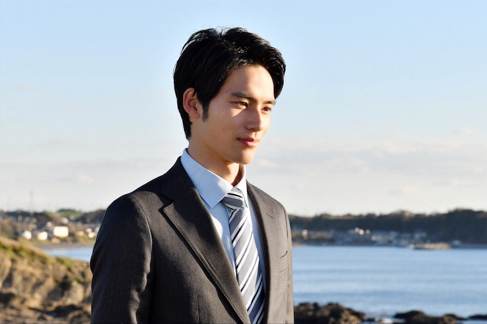 岡田健史の瞳に佇むスター性