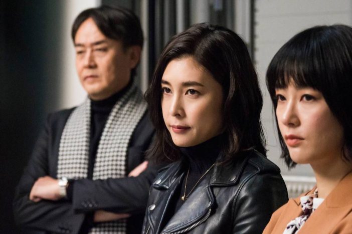 “弁護士モノ”をアップデート? 竹内結子主演『QUEEN』視覚と聴覚を揺さぶる展開に脱帽