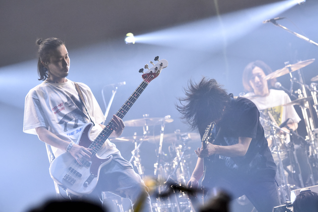 THE BACK HORN、感謝と祝福で満ちた日本武道館 結成20周年ツアーファイナルレポの画像1-2