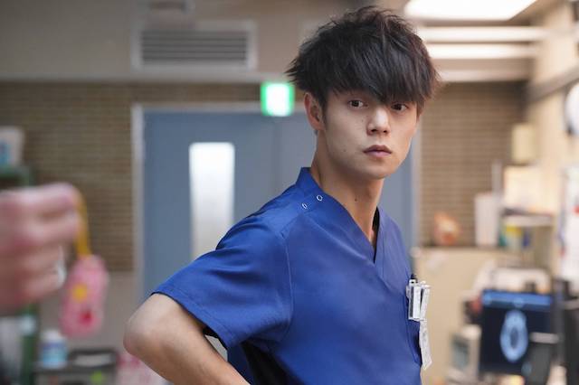 窪田正孝が口下手な役どころを演じる 『ラジエーションハウス』第1話で描いた“病のカメラマン”