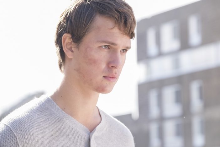 アンセル・エルゴートが自分に手錠をかける 『ジョナサン -ふたつの顔の男-』本編映像公開