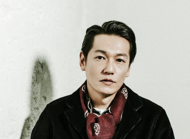 井浦新、賀来賢人主演『ニッポンノワール』出演へ 「大好物のヤバい香りがプンプンしました」