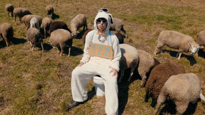 SUSHIBOYS FARMHOUSE、新曲「SLEEP SLEEP SHEEP」MV公開　眠れないときに数えられる羊の視点で歌う