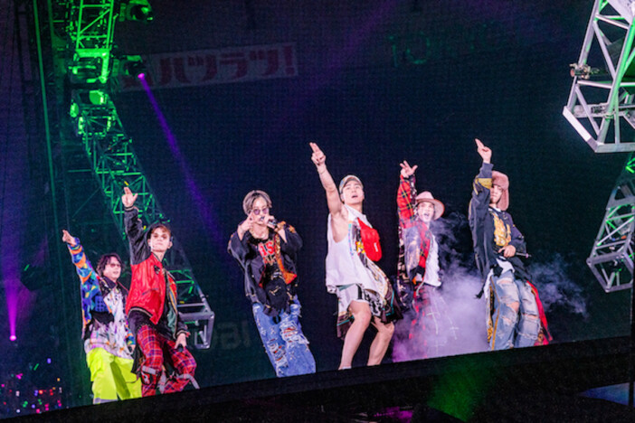 SixTONES、360度ステージに込められた音楽に懸ける6人の魂　VVS級のバイブス放った東京ドーム公演