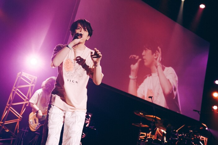 伊東健人、大人のステージングで魅了　出来立ての新曲も披露した『1st LIVE ～咲音～』レポ