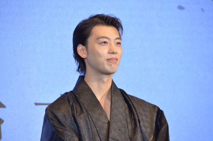 竹内涼真、“全裸”で武正晴監督に電話? 『龍が如く』台本の素晴らしさに興奮して30分