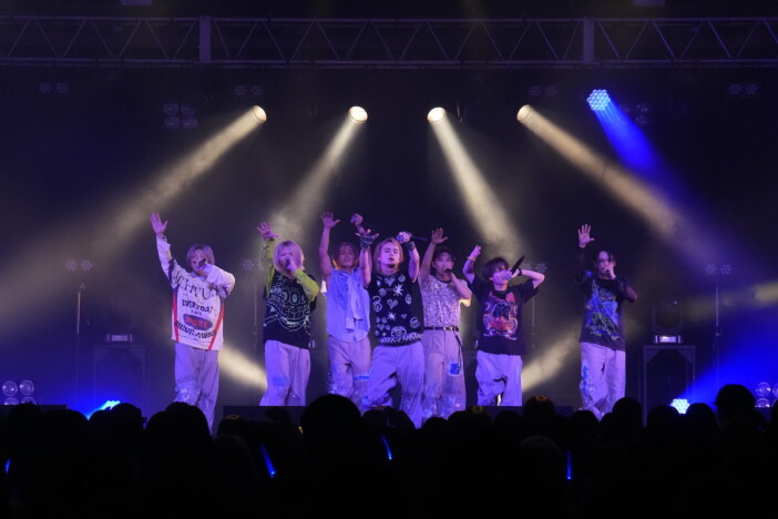 KID PHENOMENONが追求し続ける“新しさ” バラエティ豊かな構成で7人の魅力を届けたファンミーティングレポ