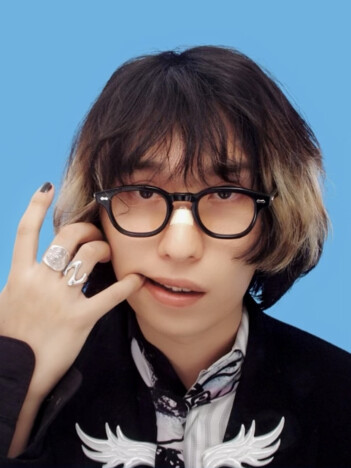 Mega Shinnosukeはなぜバズり続ける? “ネタの宝庫”としての存在感、「ごはん食べヨ」「愛とU」ヒットの連鎖