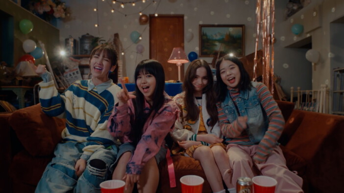 JUICYJUICY、2ndシングル「Bibbidi-Bobbidi-Boo」配信&MV公開 平成を彷彿とさせるホリデーソング