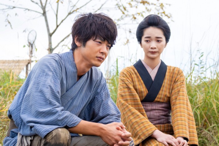 『風、薫る』第3話、疎外された虎太郎(小林虎之介)をりん(見上愛)が励まそうとする