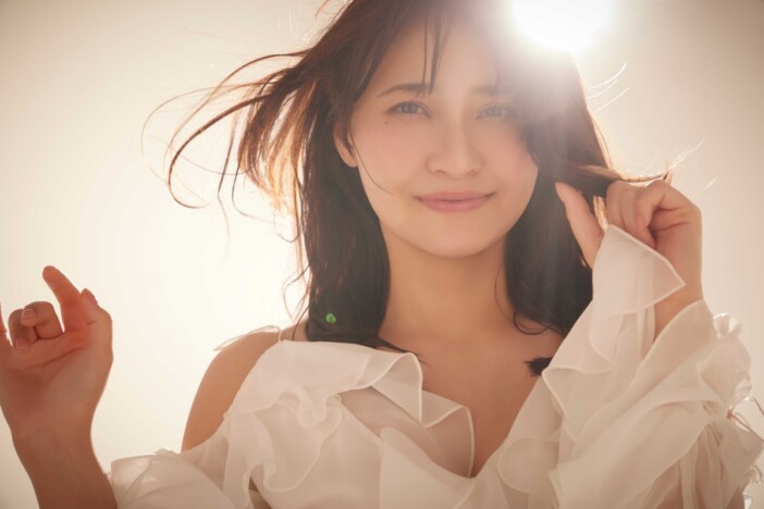 中島愛、初夏のビルボードライブ横浜公演開催 バンド編成でのプレミアムなステージに