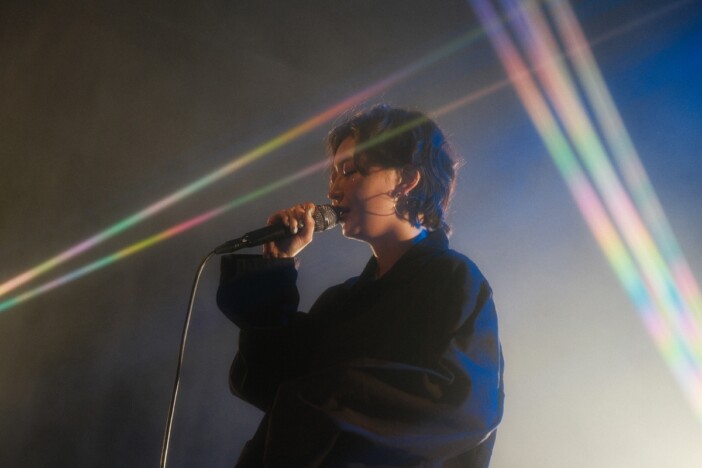 鈴木真海子、穏やかな時間の中で踏み出した活動再開の第一歩 STUTSとの2マンライブをレポート