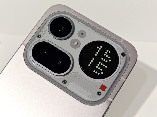 ブランド初のメタルボディーに140倍望遠カメラ搭載 『Nothing Phone (4a) Pro』はロマンと高級感溢れる名機の予感