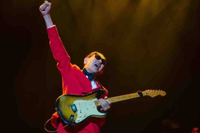 高中正義は鮮やかに時代を塗り替えるーー国境を超え響く“全肯定のエネルギー”、世界中を熱狂させる力を説く