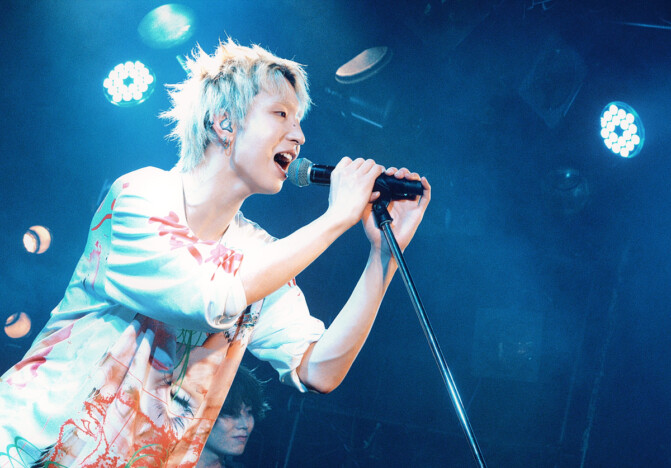 MON7A、“本当の自分”で届けた深い愛情 SEKAI NO OWARIらのカバーから未発表曲まで披露した初ライブハウスツアー