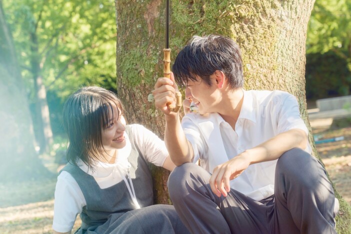 満月の夜に観たい『ストロベリームーン』 當真あみ×齋藤潤が体現する、永遠を願う純愛の輝き