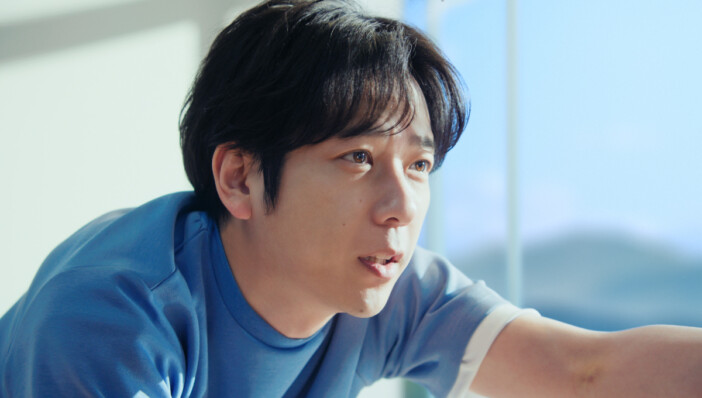 二宮和也、『恵 megumi』新TVCMに出演 ヨガポーズに挑戦したメイキングやインタビューも公開
