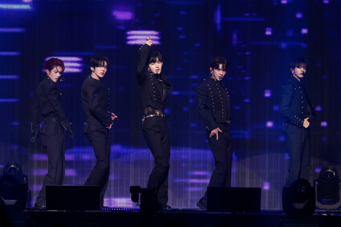 AND2BLE、日本初単独公演に見た“この5人にしかできないもの”を追求する美学 強靭なエンターテインメントのあり方