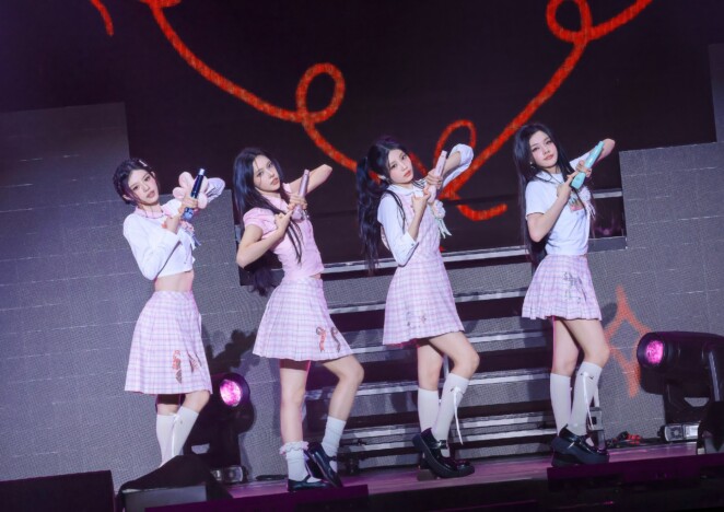 ILLITがGLLITと守り抜いた“5人”のステージ 初ツアー『PRESS START︎︎❤』で証明した日進月歩の実力