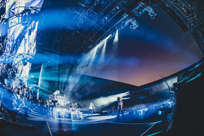 ONE OK ROCKがこの世界に存在する意味 未来を掴み取るために“諦めない”4人の旅=『DETOX TOUR』完結へ